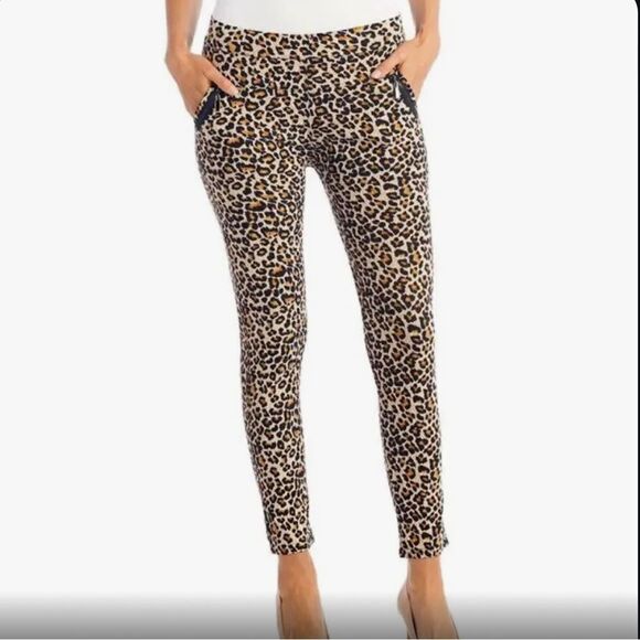 Coco + Carmen Leopard Print Leggings! - Picture 7 of 7